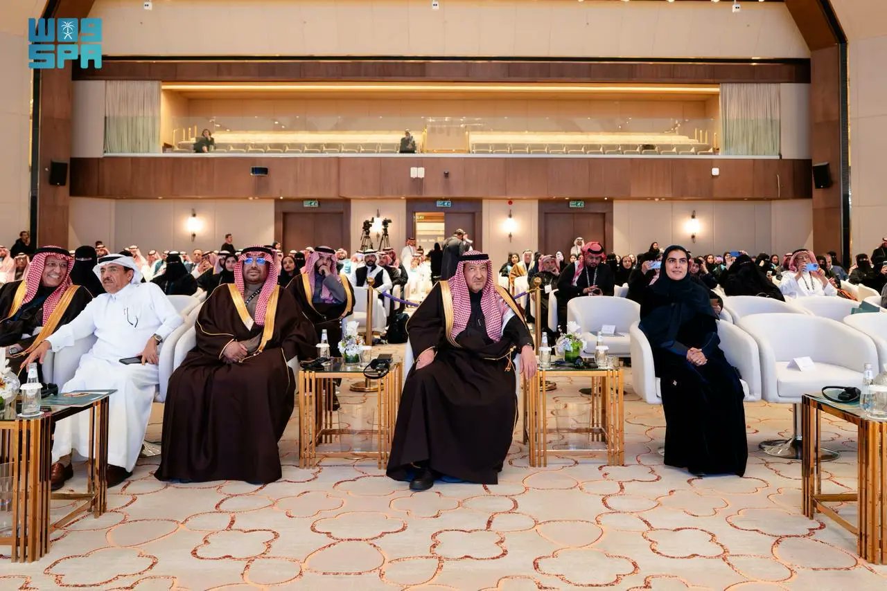 برعاية سمو وزير الخارجية ... نائب وزير الخارجية يحضر حفل تخريج الدفعة الثامنة من برنامج تأهيل القيادات الشابة للتواصل العالمي. صحيفة البلاد | وزارة الخارجية | #سلام_للتواصل_الحضاري 