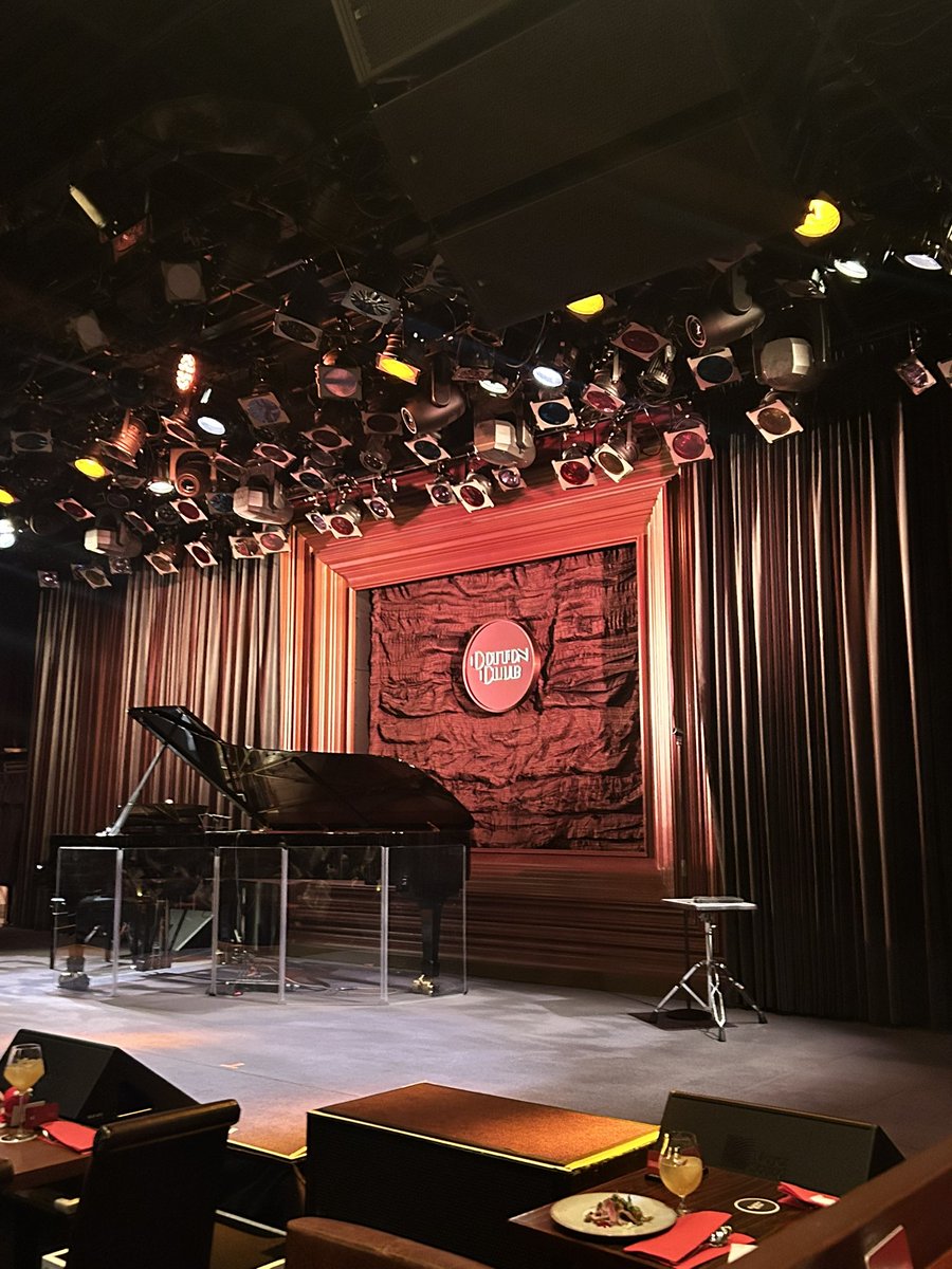 marronmarron474's tweet photo. 大変至福の時間でした...
So close、たまらなく泣けてしまった😭 https://t.co/grmfoaNgK0