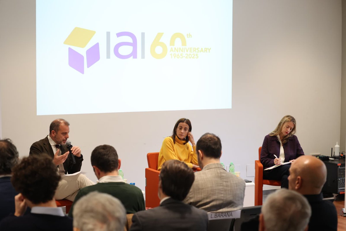 IAIonline's tweet photo. 🇺🇸 Difesa, energia, tecnologia: quale futuro per l’autonomia europea nell’era Trump?

Si è svolto oggi presso l'Istituto Affari Internazionali l'evento "Difesa, energia, tecnologia: la via per l’autonomia europea nell’era di Trump", dedicato alle sfide e alle opportunità dell’autonomia strategica europea nell'attuale contesto internazionale in rapido mutamento. Dopo i saluti introduttivi di Nicolò Russo Perez (@CSP_live), @Ric_Alcaro (IAI) ha presentato un background paper su autonomia strategica e tecnologia, offrendo le basi per la conversazione con @nathalietocci, Direttrice dello IAI, e @RosaBalfour, Direttrice di @Carnegie_Europe.
