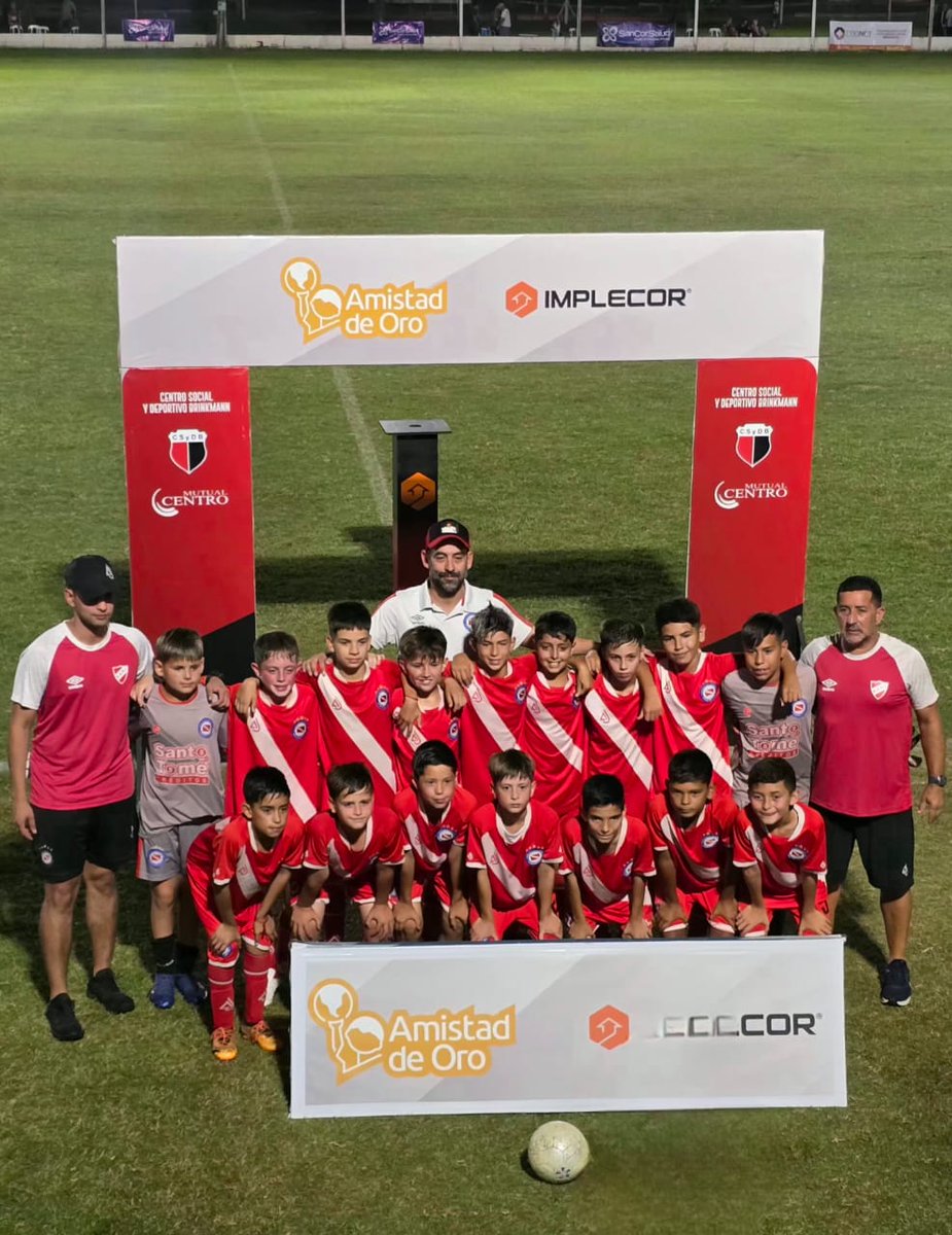 #AAAJ 🏆 TERCER PUESTO EN BRICKMAN.

La categoría 2014 de #ElSemilleroDelMundo 🌎 se quedó con el tercer puesto en el tradicional torneo de Brickman, tras vencer 3-0 a Colon con goles de Pucheta, Niell y Solis. ¡Felicitaciones, chicos!