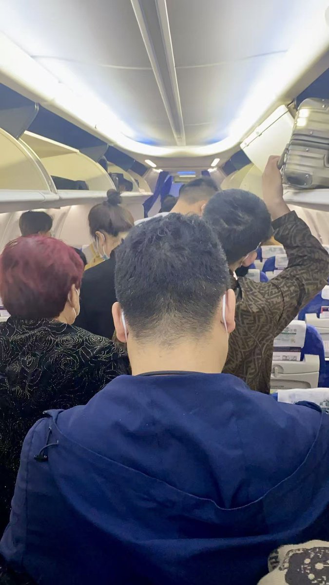 HeavyKenMachine's tweet image. The plane has taken off, headed to Calgary, Canada🇨🇦.
Two years ago, I was here for business. Sometimes suddenly struck me: The hardest days you poured your heart into are now the strength that moves you forward.
#WorkJournal #BusinessTrip #CareerReflections #Canada #NorthAmerica