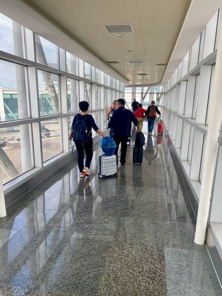 HeavyKenMachine's tweet image. The plane has taken off, headed to Calgary, Canada🇨🇦.
Two years ago, I was here for business. Sometimes suddenly struck me: The hardest days you poured your heart into are now the strength that moves you forward.
#WorkJournal #BusinessTrip #CareerReflections #Canada #NorthAmerica