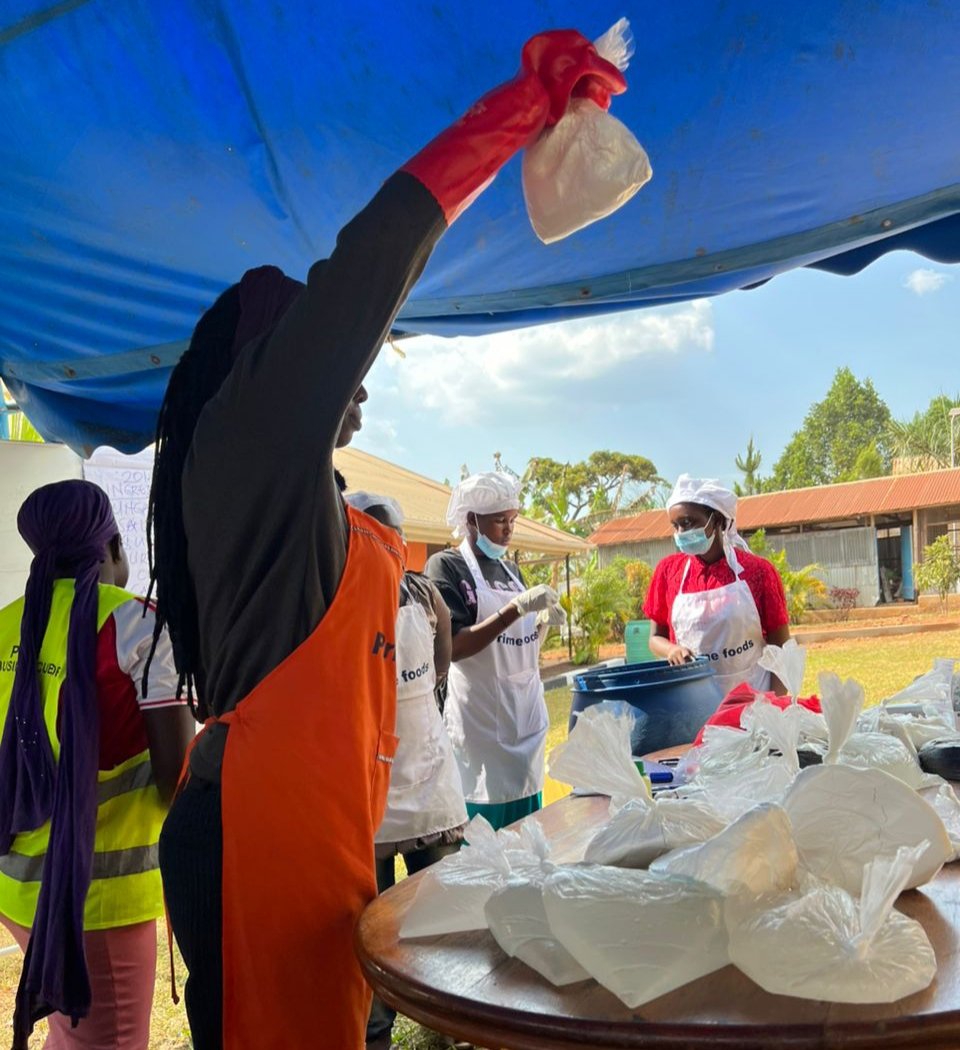 mpologoma_ntale's tweet photo. I was very honored to be part of this developmental Run as i trained/facilited the young, brilliant and ambitious Youths with knowledge and skills on how produce good quality multipurpose LiquidSoap &amp;ShowerGel under @cedouganda  @Primeincubator which are aiming at Nurturing Hopes https://t.co/ma4SSYJvXQ