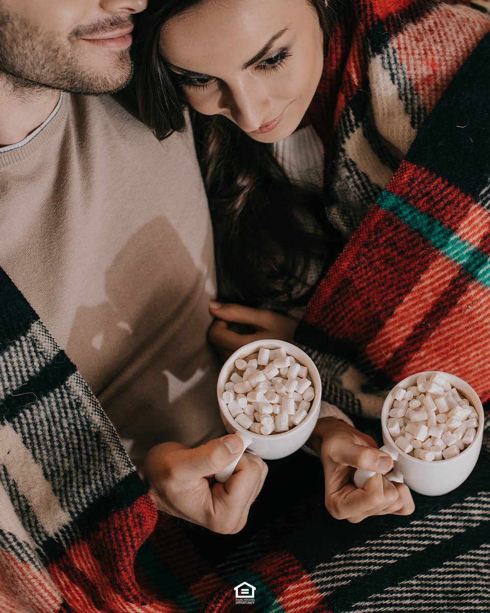 PointOWoodsofMS's tweet image. Triple the warmth: a mug full of chocolate, a heart full of love and being cozy at #PointOWoods this holiday season. ☕️❤️❄️