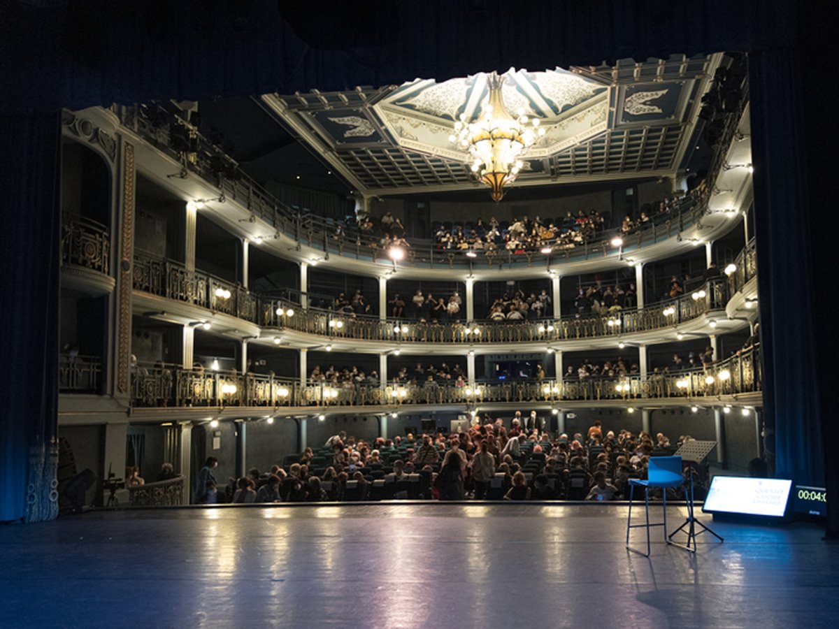 ✨ 𝐇𝐚𝐢 𝐩𝐞𝐧𝐬𝐚𝐭𝐨 𝐚 𝐮𝐧 𝐛𝐢𝐠𝐥𝐢𝐞𝐭𝐭𝐨 𝐝𝐢 𝐭𝐞𝐚𝐭𝐫𝐨 𝐜𝐨𝐦𝐞 𝐫𝐞𝐠𝐚𝐥𝐨 𝐝𝐢 𝐍𝐚𝐭𝐚𝐥𝐞? ✨
🎁 Se vuoi fare (o farti) un regalo che lascia un ricordo, il teatro ti aspetta.
➝ linktr.ee/centroteatrale…