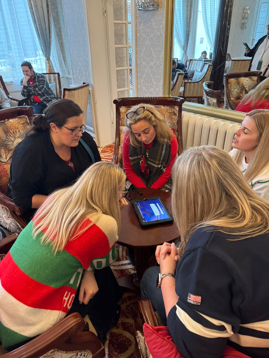 We had a fantastic time hosting our festive Gameshow with The Harris Poll team at their Southampton offices last week. Dressed in festive attire, the team took on our gameshow challenge, featuring a fun mix of mental, physical, and cerebral rounds 🎅🎄