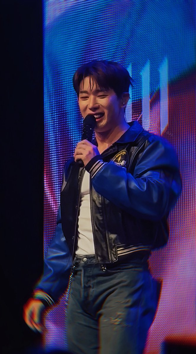 avaloninmotion's tweet photo. 📸: @official__wonho Stay Awake Worldtour September 23th 2025 in Berlin

#WONHO #WONHOLive #KpopConcert #ConcertPhotography #CloseUpPhotography #LiveMusicPhotography #StagePortrait #MoodyConcert #KpopLive #OnStageMoments https://t.co/8wDnG1hGDO