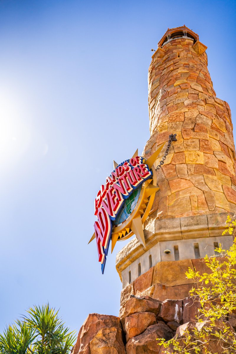 UniversalORL's tweet photo. Always here to light up your day. 💫 https://t.co/LtJYcrcjkF