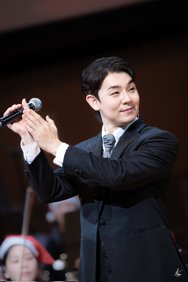 251215 Joy to the Musical
포토타임
#기세중 배우님
——————