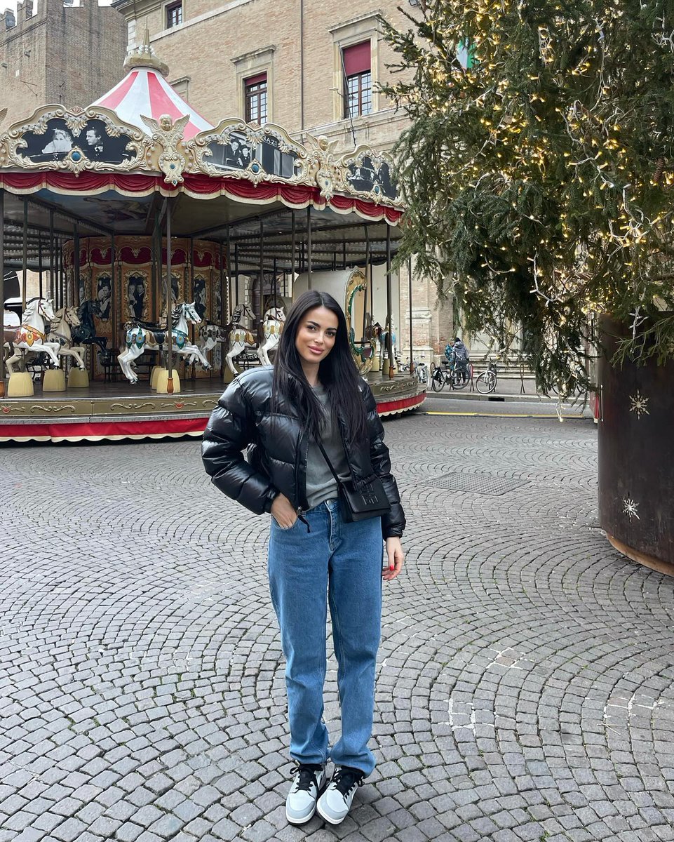 judy_bird4855's tweet image. I'm no longer in a hurry to prove anything. A stable income, a sustainable pace of life, and clear goals are more reliable than fleeting applause. In the second half of life, it's all about long-term thinking. #Long-Termism #Women's Careers #Realistic Yet Romantic #Self-Evolution