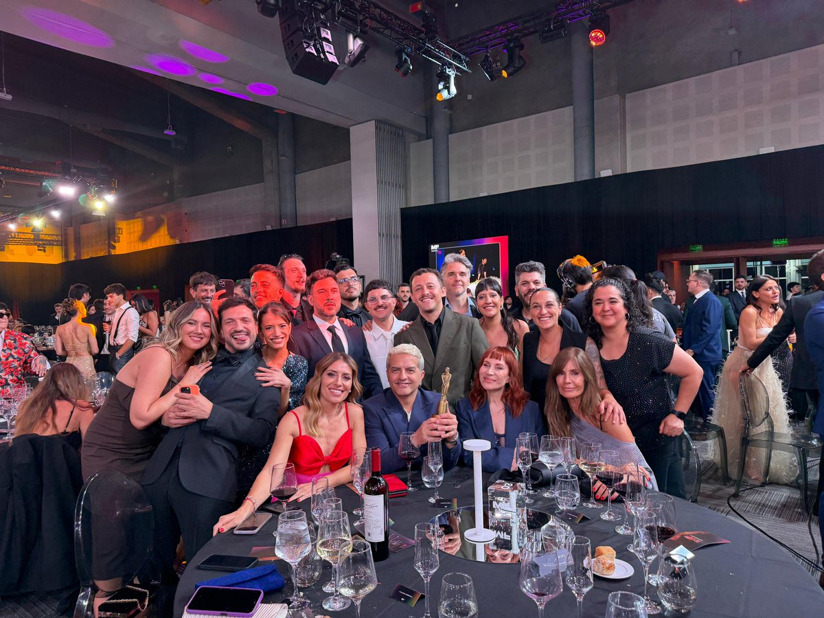 Bondi ganó su primer Martin Fierro de Streaming 👏👏 #ÁNGELRESPONDE : Mejor programa de Actualidad <a href="/bondi_liveok/">Bondi</a> <a href="/AngeldebritoOk/">A N G E L</a>
#MartinFierroStreaming