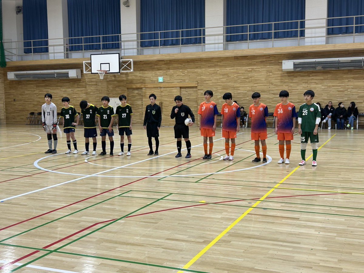 ElsoleF's tweet photo. 2025.12.14
U14 全道フットサル選手権苫小牧地区予選リーグが行われTOP.2ndの2チームで参加しました⚽️

TOP
vsセントラル拠点校BLUE ×1-2
vsセントラル拠点校RED ○3-1
vs東拠点校2nd △3-3

2nd
vs東拠点校 1st ○4-3
vsArearea2nd ×1-6
vs西部拠点校 ○5-1

2チーム揃って決勝トーナメント進出！ https://t.co/nRcOHJAEgX