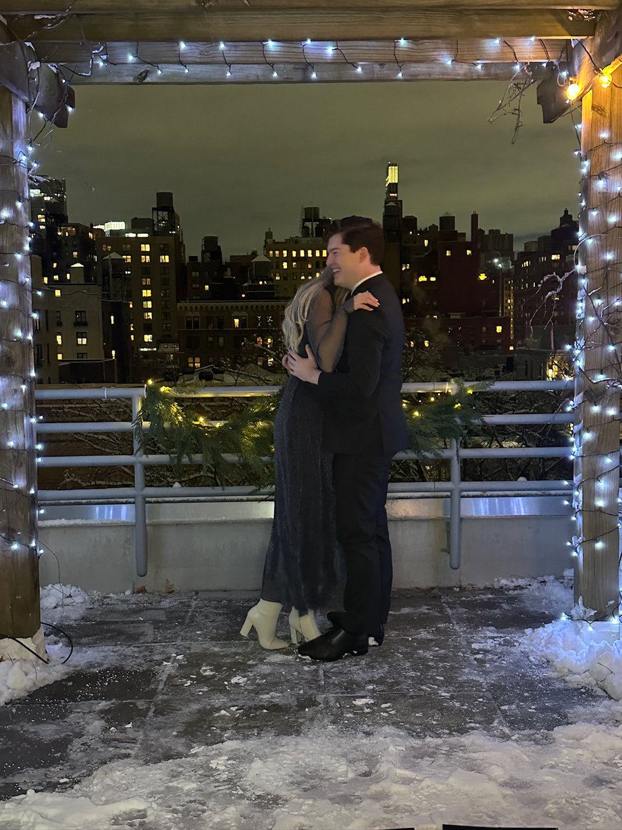 KelliCheever's tweet photo. Congrats to these amazing humans! #Hallmark https://t.co/QvJ6DqKGSe