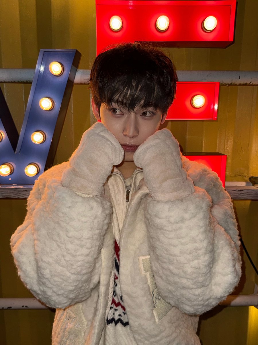 enhypenweverse's tweet image. [ #선우’s Post ] 251215

#SUNOO: ❄️

(1/3)

@ENHYPEN_members @ENHYPEN #ENHYPEN #엔하이픈