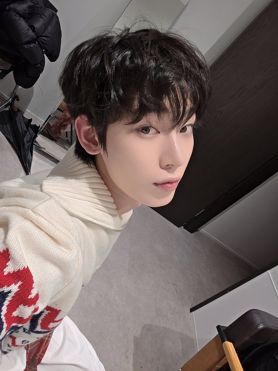 enhypenweverse's tweet image. [ #선우’s Post ] 251215

#SUNOO: ❄️

(1/3)

@ENHYPEN_members @ENHYPEN #ENHYPEN #엔하이픈