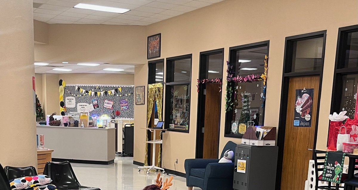 Ms. Velis tweet media