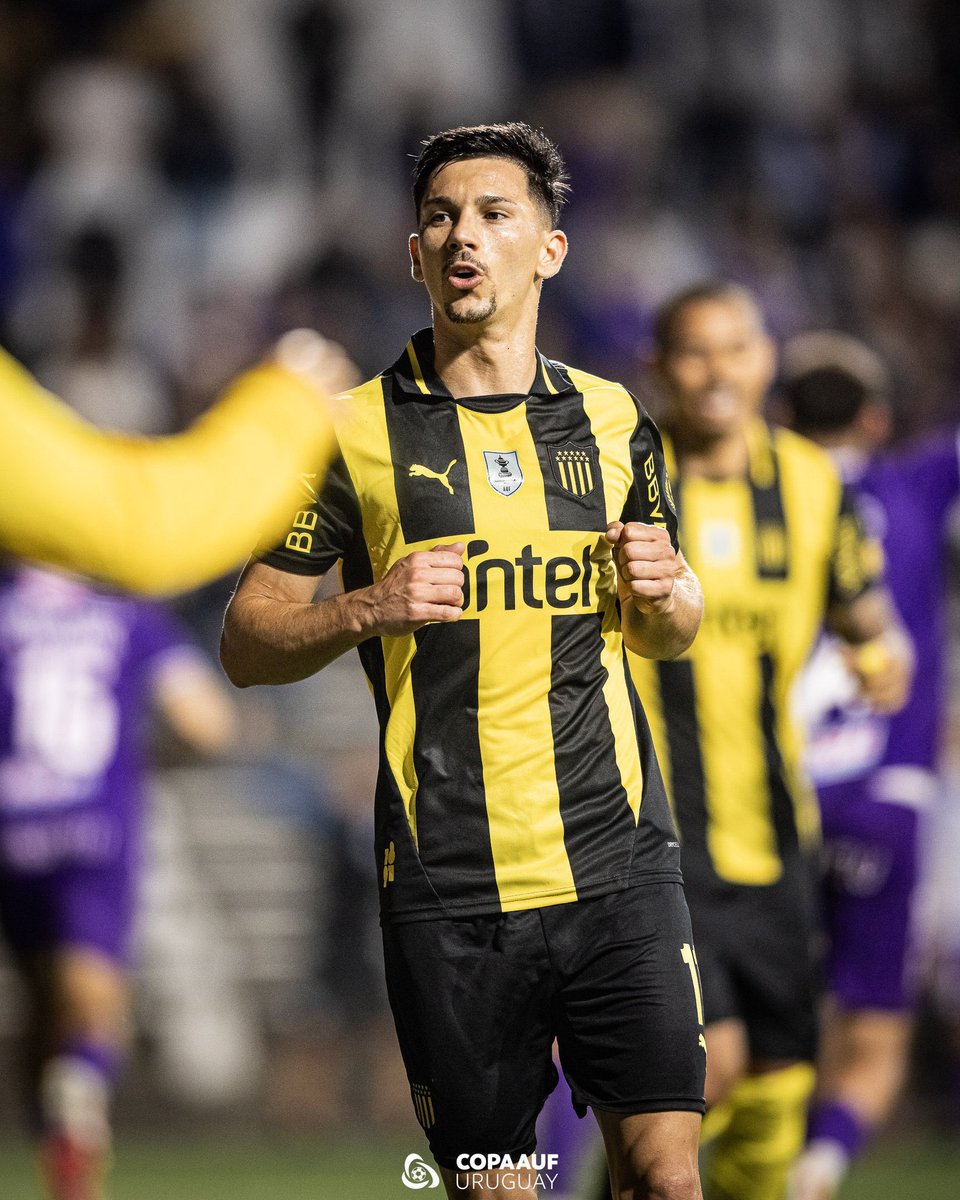 banewur's tweet photo. Confirmado.
Maxi Silvera pasa de Peñarol a Nacional.
El delantero firmará un contrato largo con los tricolores, que realizaron una gran oferta económica para quedarse con el jugador.
Se anunciará oficialmente en los primeros días de enero.
Presenta @burgertimeuy 🍔🍟. https://t.co/Q0dy36Cb8q