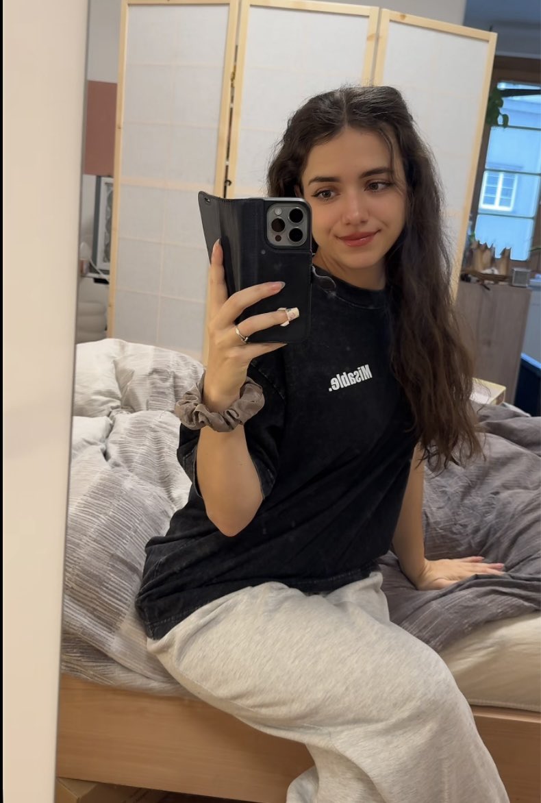 Riasya 💕 tweet media