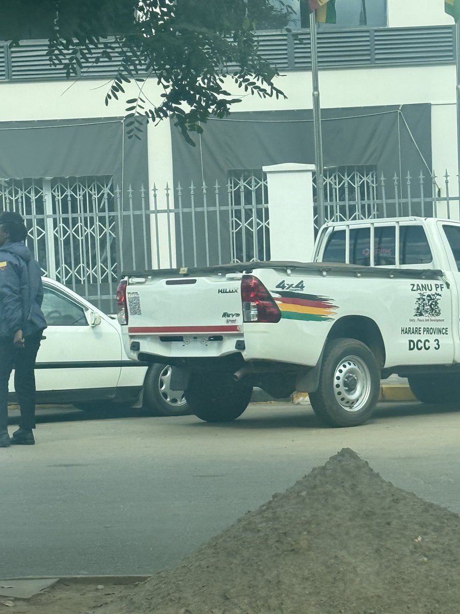 advocatemahere's tweet photo. 🔸Good day Honourable Minister @MhonaFelix, 

Why are @ZANUPF_Official vehicles allowed to move with no number plates? Why are citizens arrested for driving with no number plates but your members are allowed to go Scot free? Is @ZANUPF_Official above the law?

We need new leaders.🇿🇼