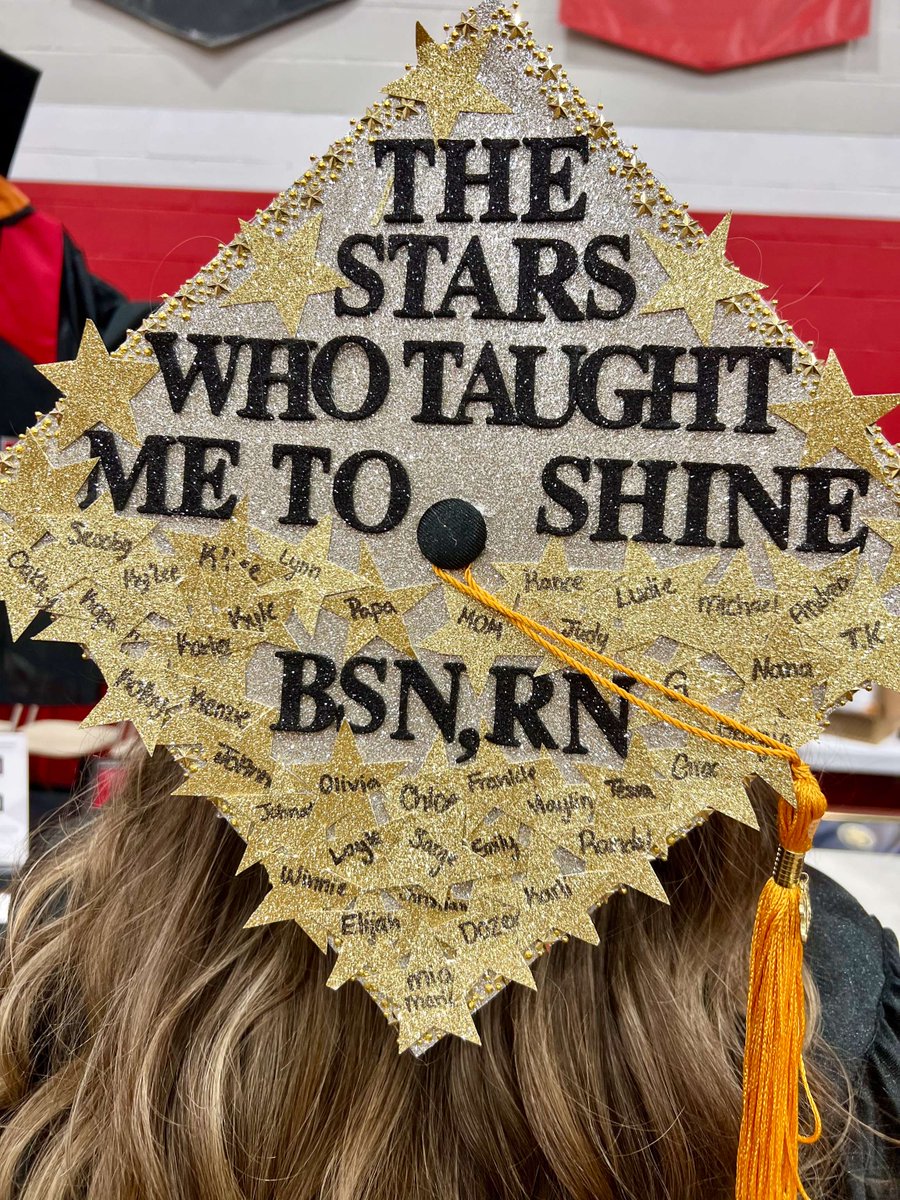 𝙃𝙖𝙩𝙨 𝙤𝙛𝙛 to our newest <a href="/TTUHSC/">Texas Tech University Health Sciences Center</a> School of Nursing graduates! There were many creatively decorated graduation caps at their commencement ceremony this weekend. 🎓 #TTUHSCgrad