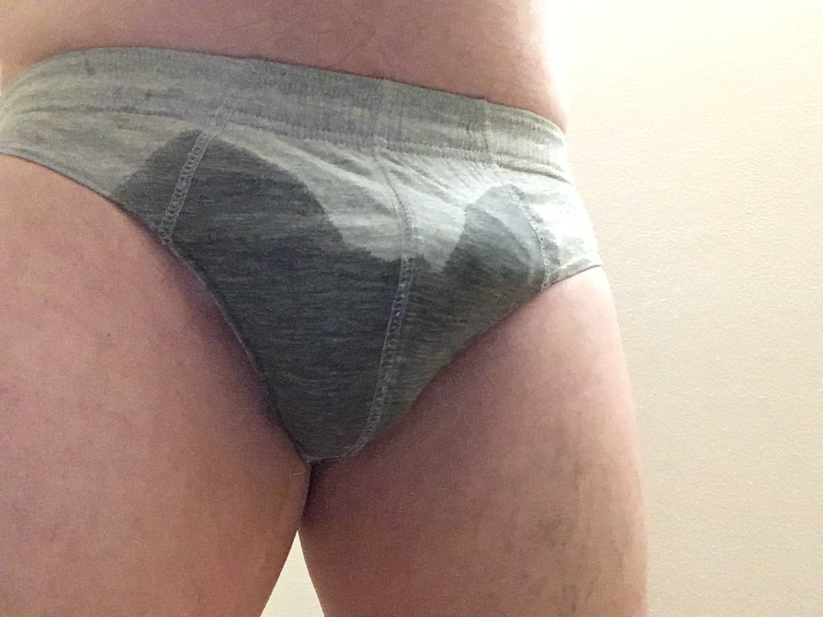 tomw_zh's tweet photo. @mullatbackagain Grey underwear are the best to wet... https://t.co/tiF1pETSGs