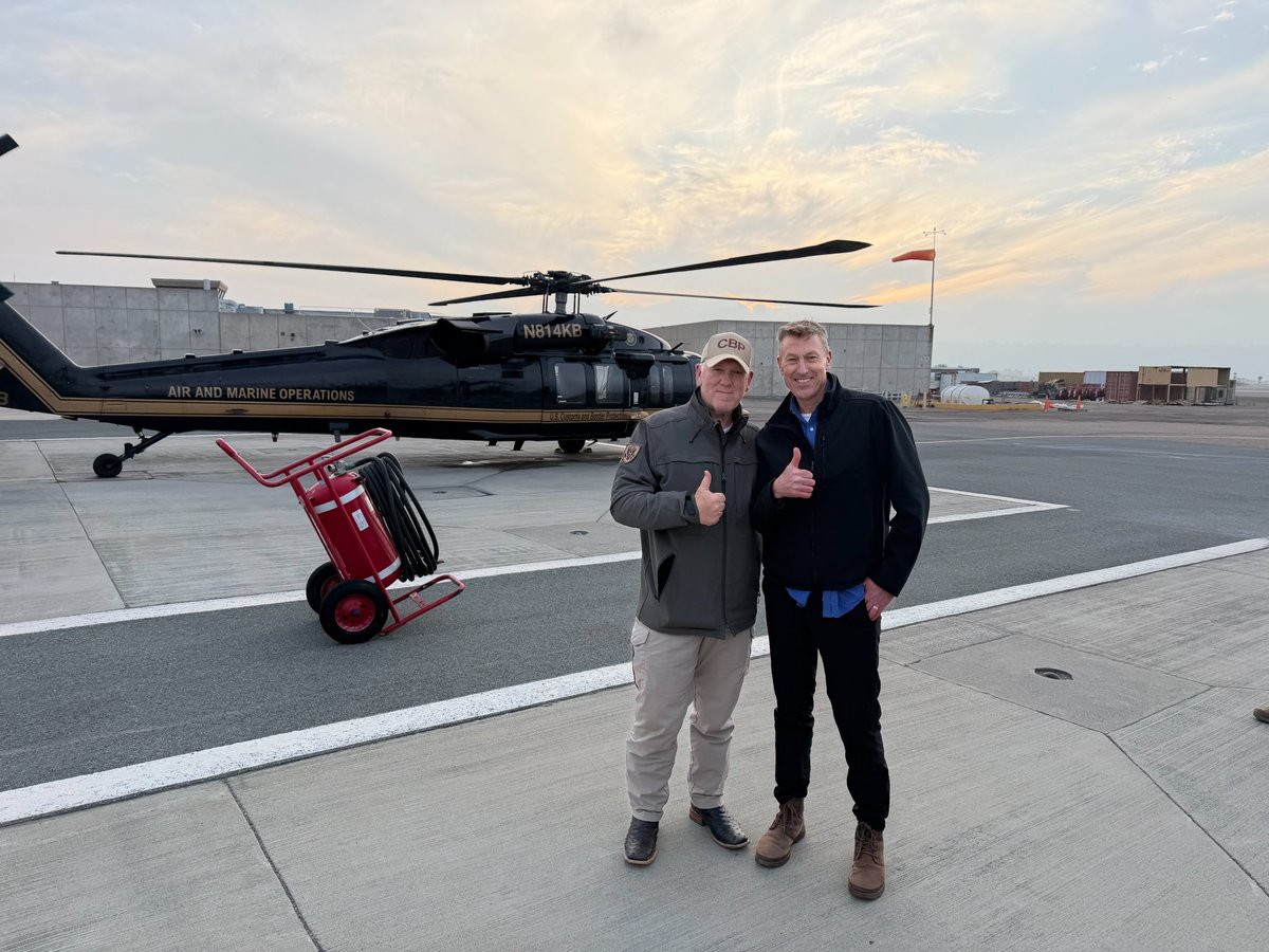 CBPAMORegDirSW's tweet photo. AMO Southwest Region had the privilege of hosting @RealTomHoman and @CBPCommissioner this past weekend, demonstrating aviation and maritime capabilities across the Southwest Border. #BorderSecurityisNationalSecurity. https://t.co/fsBUmHucbQ