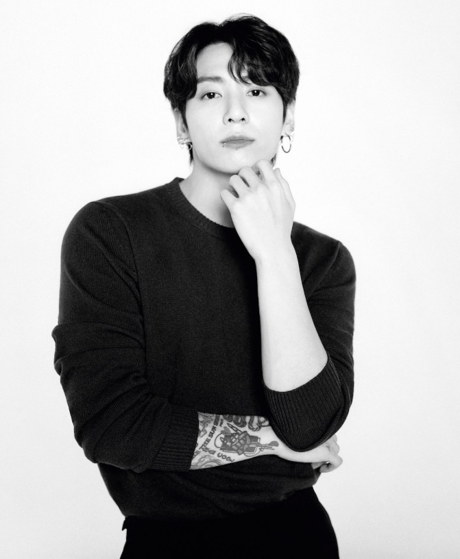 AboutMusicYT's tweet photo. Jungkook's favorite perfume, Bleu de Chanel, is now sold-out everywhere on the brand's official website. https://t.co/vA1vJ8hpCQ