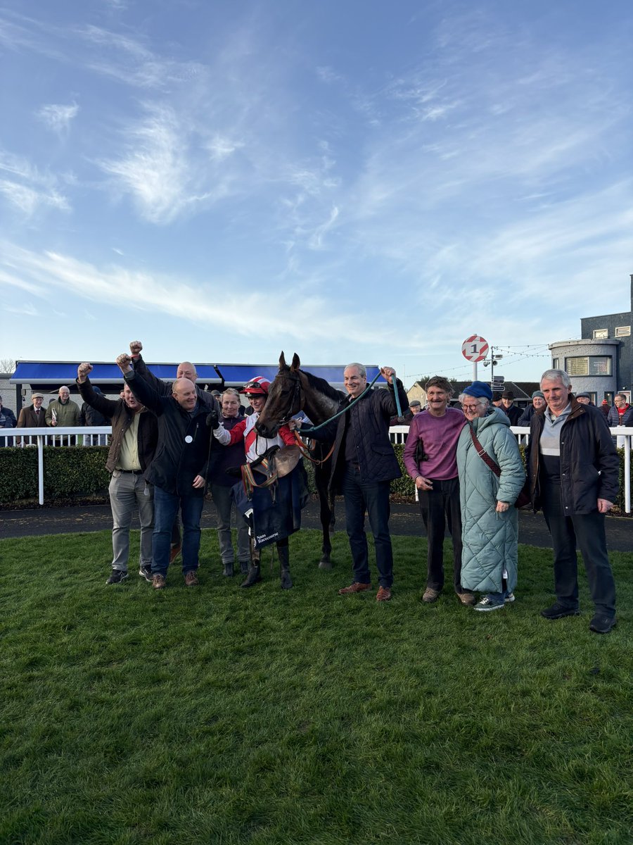 NaasRacecourse's tweet photo. River Vale makes it a double for Michael Winters under Luke Burke-Ott in the John Thomas McNamara Series (QR) Handicap Hurdle👏🏼 https://t.co/6hZzRLFThP