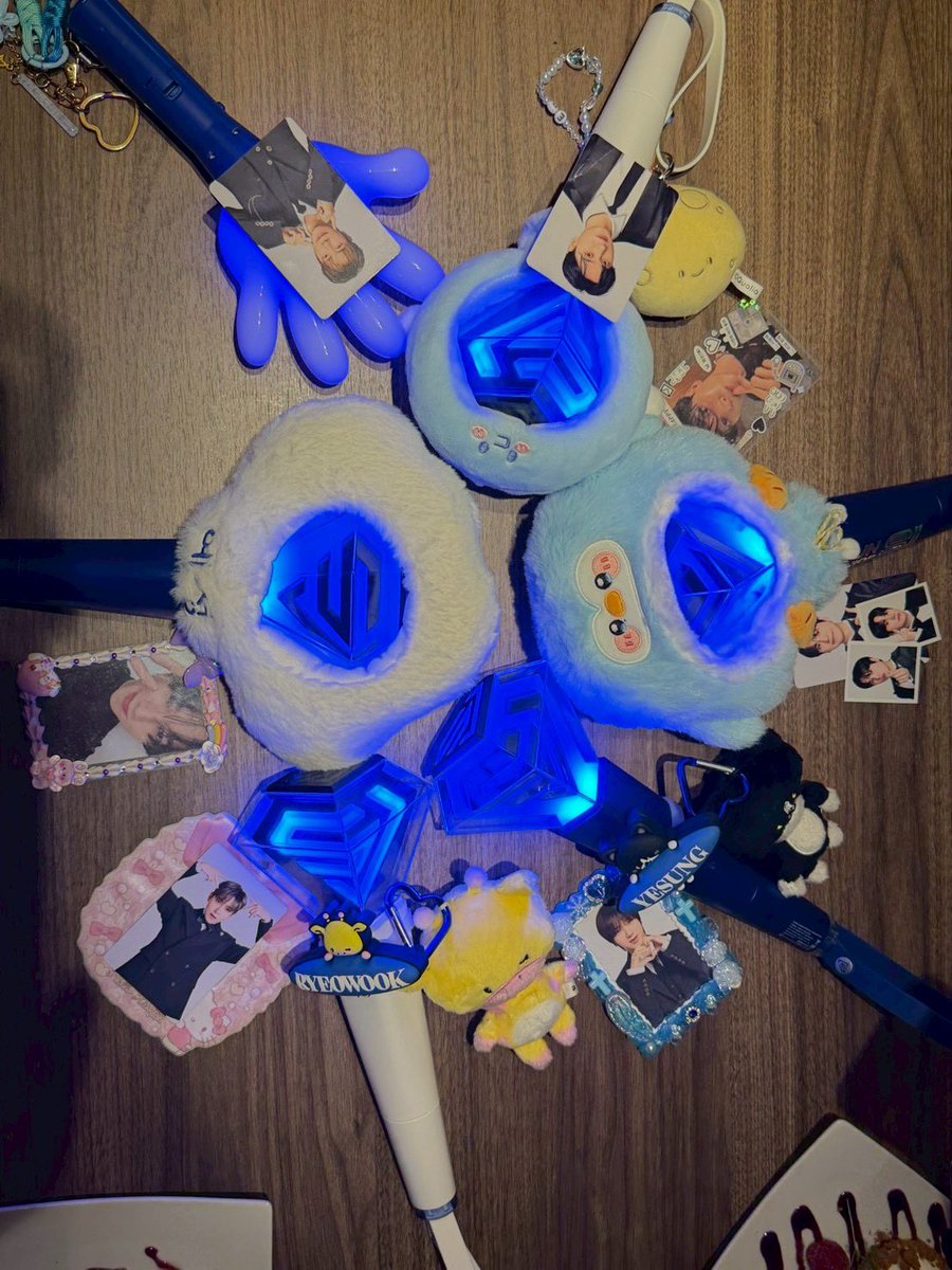 chogyu_88's tweet photo. お兄さんたちのおかげで本当に人生が彩られてくー！たくさんの幸せをありがとう！20thおめでとう！！！これからもずっと一緒！！！！
#SUPERSHOW10inJAPAN https://t.co/OEMPD2Qq6t