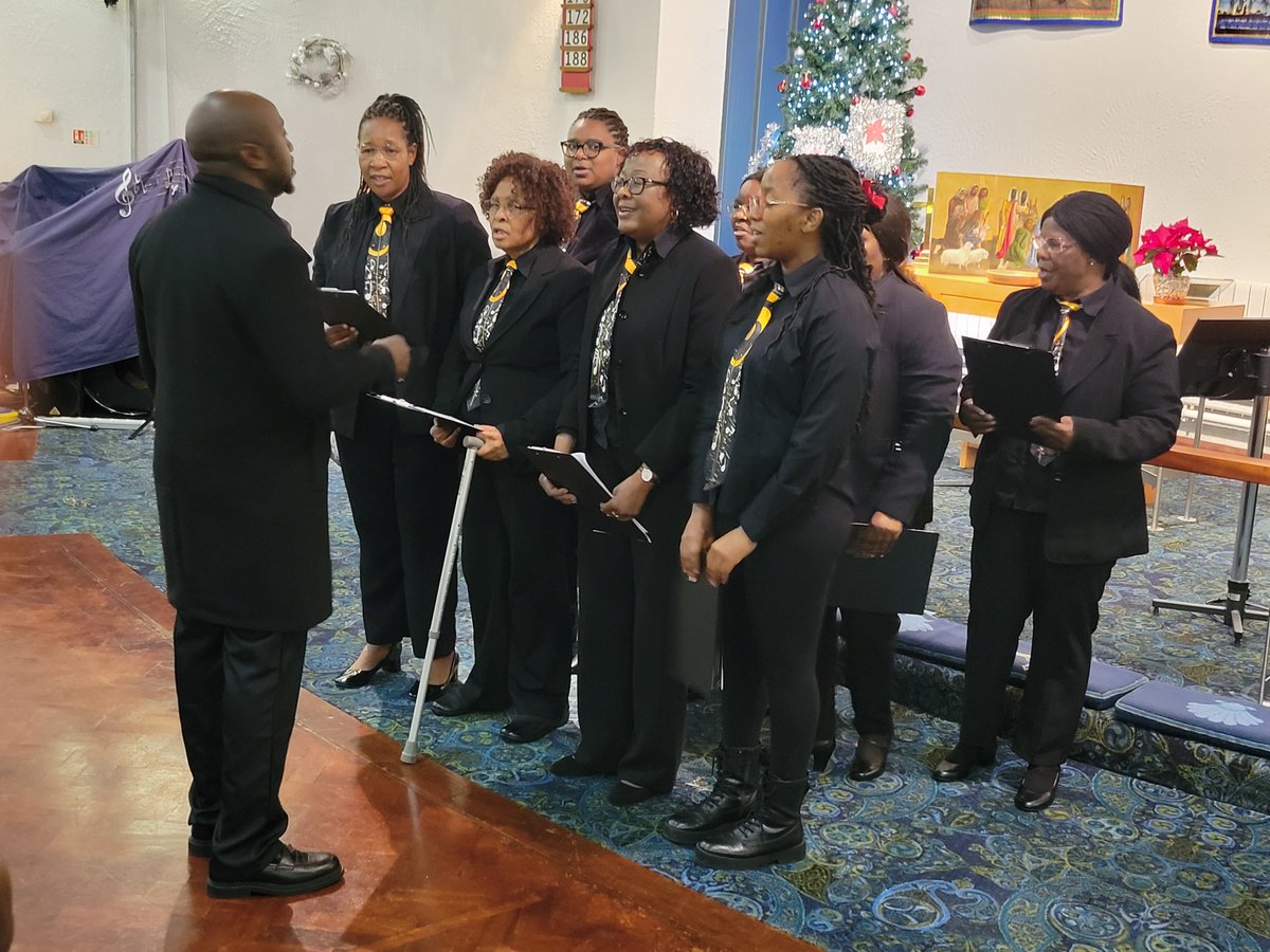 QMChurch's tweet image. At our Circuit Advent Service yesterday we were delighted to welcome The Voices of Grace Choir- Choir without Borders. This is a  Zimbabwean Choir  who led us with vibrant and rousing songs. A perfect preparation for Christmas!