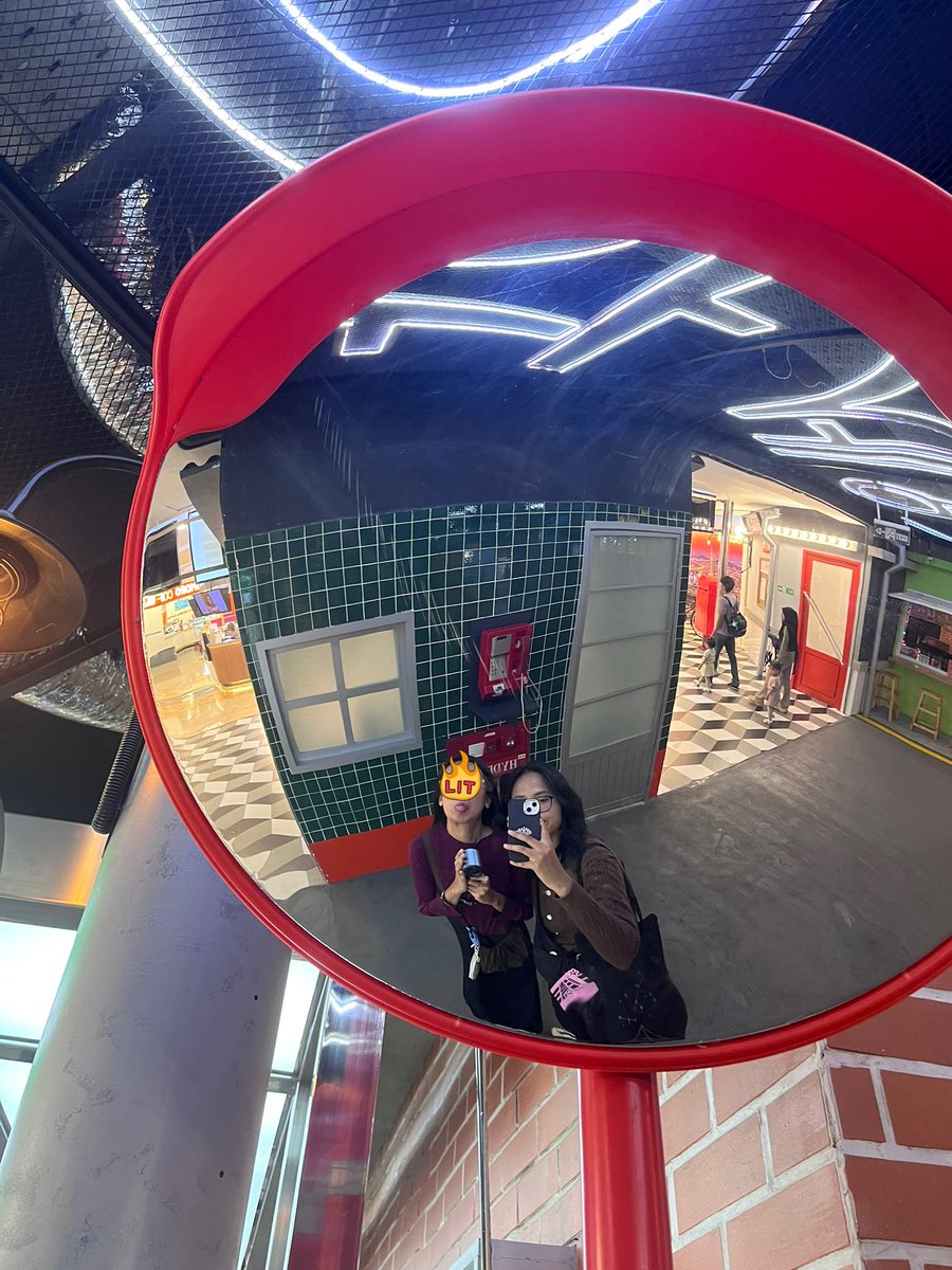 menjelajahi semua titik kota bersama-sama🥳
1. jakarta dari ujung ke ujung semuanya udah