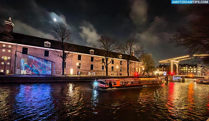The Amsterdam Light Festival runs nightly in Amsterdam until 18 Jan 2026. If you are in town why not take a canal cruise or walk around the lightworks and brighten up your evening! amsterdamtips.com/amsterdam-ligh…