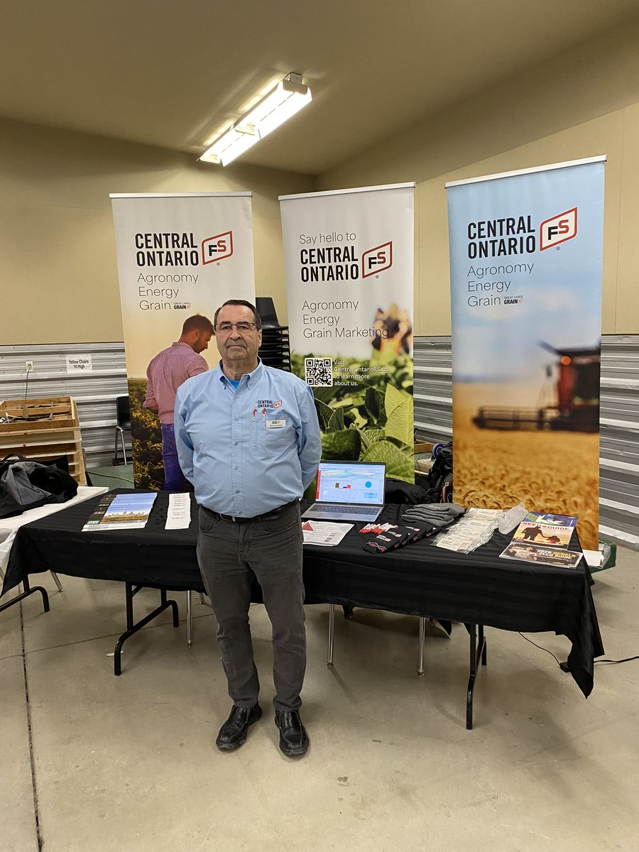 Central_ON_FS's tweet photo. Are you attending the OSCIA Ag Summit at the Ancaster Fairgrounds? Come visit our team with your most pressing questions (home heating, farm fuels, grain marketing, precision ag, crop scouting- we're ready for it)! We are here until 3:30 pm today. #OSCIA #ontag ๐ฑโฝ๐๐ซ https://t.co/w4yWSNYGWM