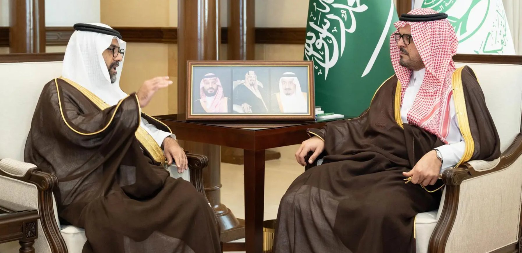 صور .. نائب أمير منطقة مكه المكرمة الأمير سعود بن مشعل بن عبدالعزيز يطلع على أبرز أبرز الأعمال والمشاريع والمبادرات الإحصائية التي تنفذها الهيئة العامة للإحصاء في المنطقة، ودورها في دعم التخطيط التنموي والاقتصادي. 