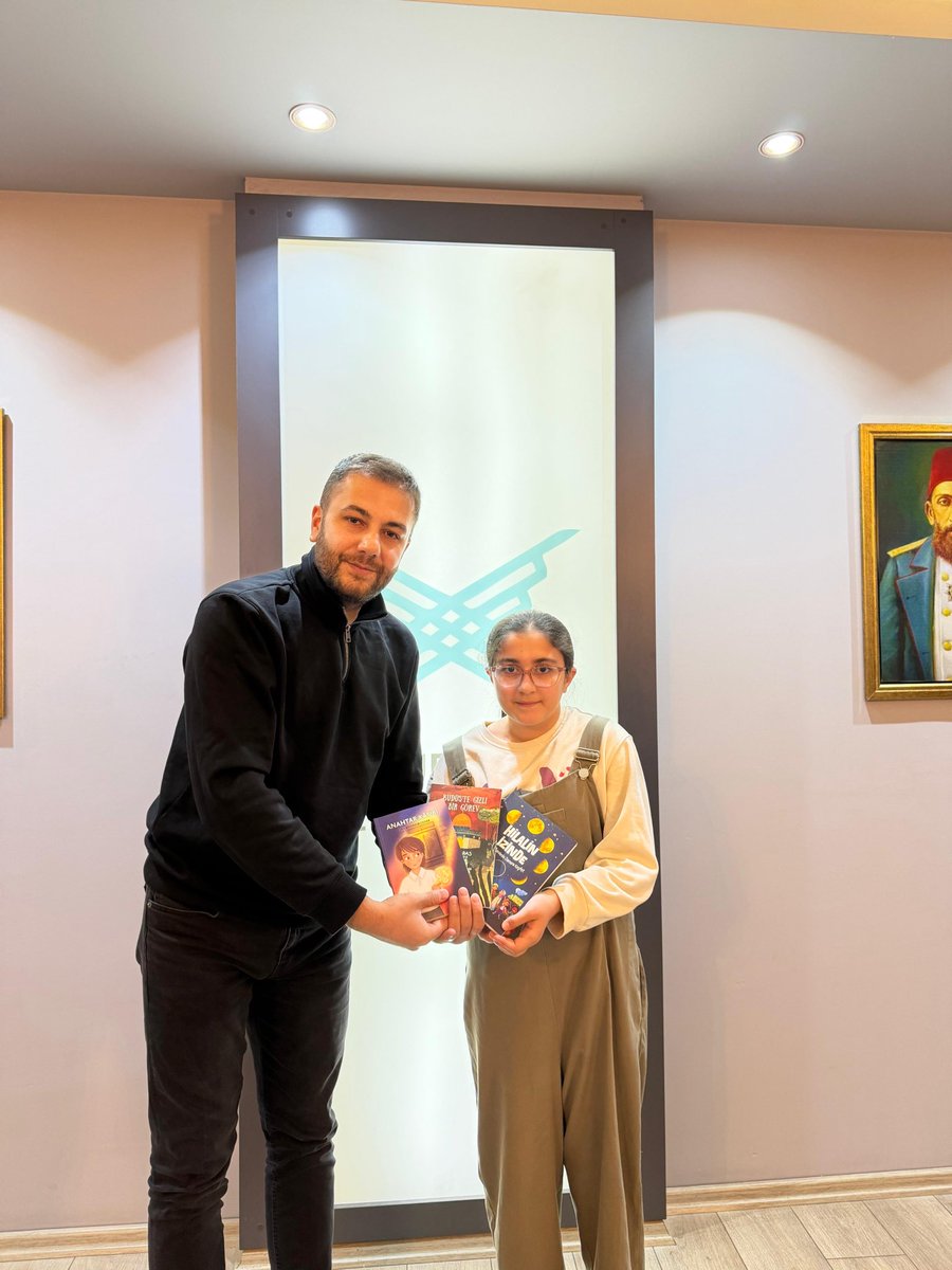 Eslem’e verdiğimiz sözü tuttuk ve kitaplarını teslim ettik. 😊 Kitap Kurdu yarışmasında başarılar diliyoruz.

<a href="/tugvavan/">TÜGVA VAN</a>