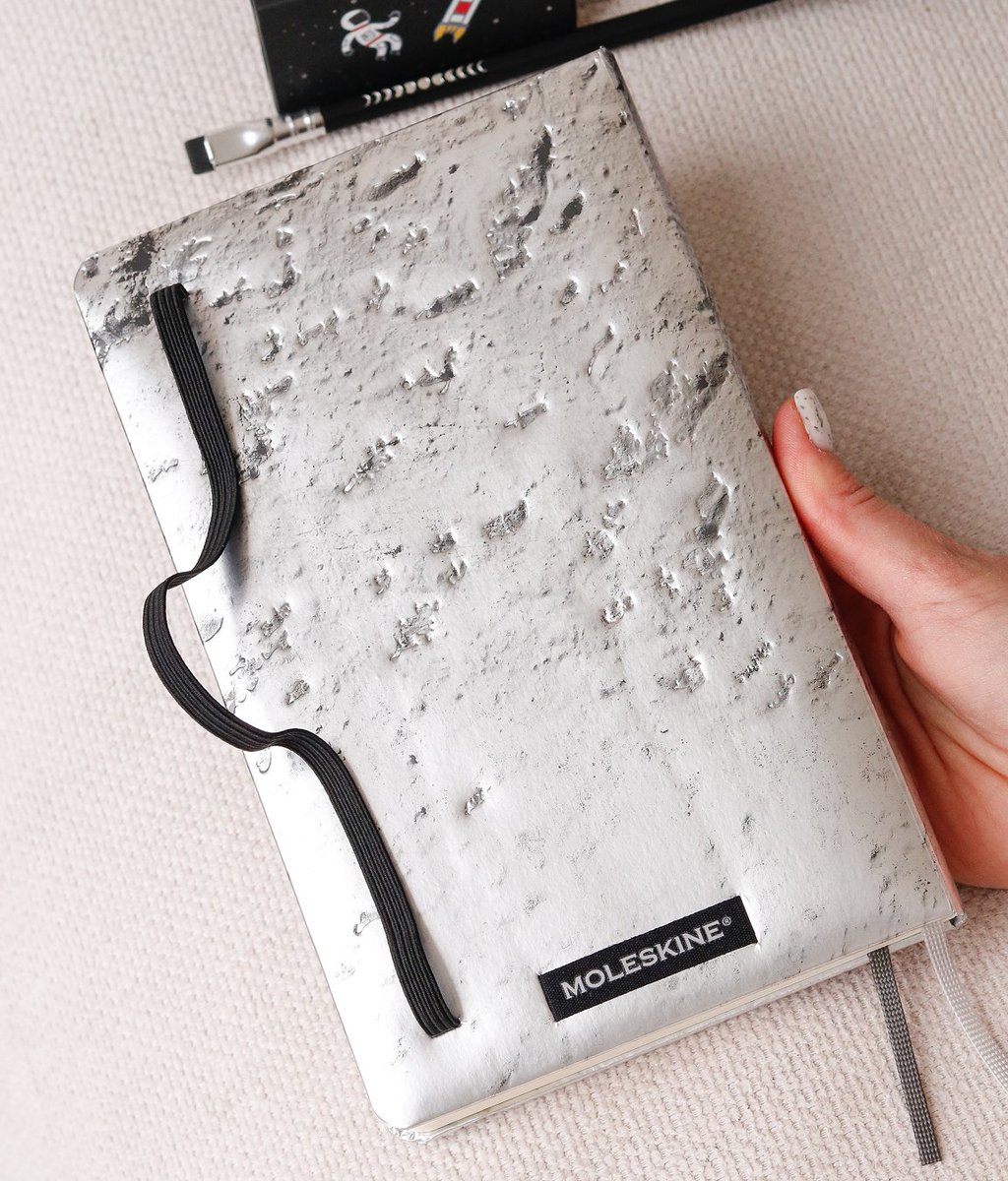 djournal's tweet image. Moleskine NASA Limited Edition: фотоогляд нової колекції та чесні враження користувачів — shop.djournal.com.ua/blog/moleskine…
