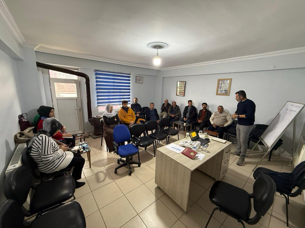 amed_dbp's tweet image. Ji atolyeya perwerdehiyê ya ku îro li navçeya #Pîran û #Gêl'ê pêk hat.
@DBP_GenelMerkez