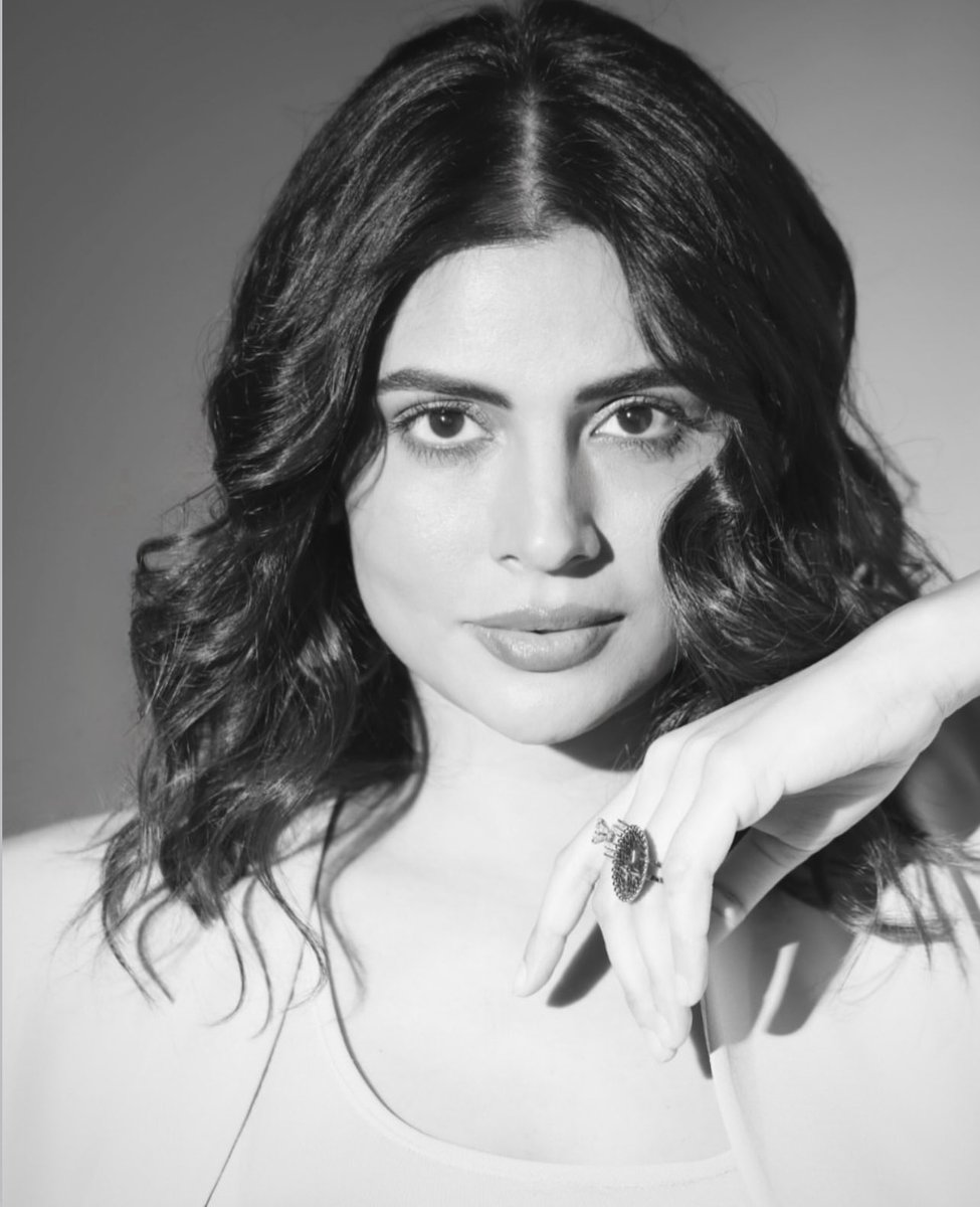 Iffu_2418_'s tweet photo. Glad I supported her this Season. She is strong minded. Kicked the ego of some people so hard that it still burns. The emotional strength &amp; grace she maintained is commendable. Took stand for Queer. Moreover an honest friend "beauty with brain"

QUEEN OF HEARTS MALTI CHAHAR https://t.co/Bd5nC9eG6s