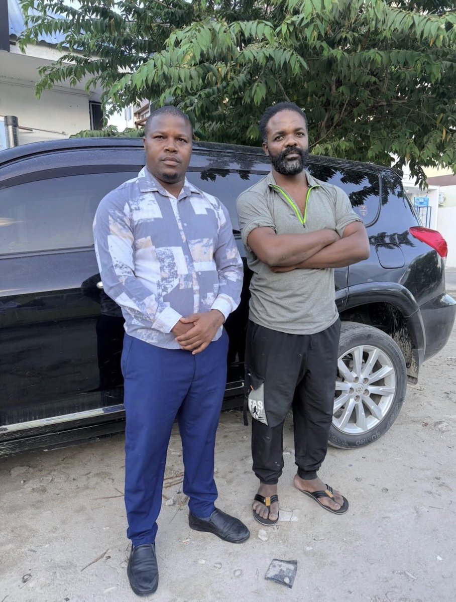 #Updates

Mlinzi wa Mhe. Lissu, Charles Hangaya ameachiwa kwa dhamana jioni hii.

Ikumbukwe Hangaya alitekwa na maofisa wa Polisi tangu Novemba 8, 2025 wamekaa nae week tatu bila kusema kama wamamshikilia mpaka tulipopata taarifa kutoka kwa wasamalia wema.

Shukrani sana kwa