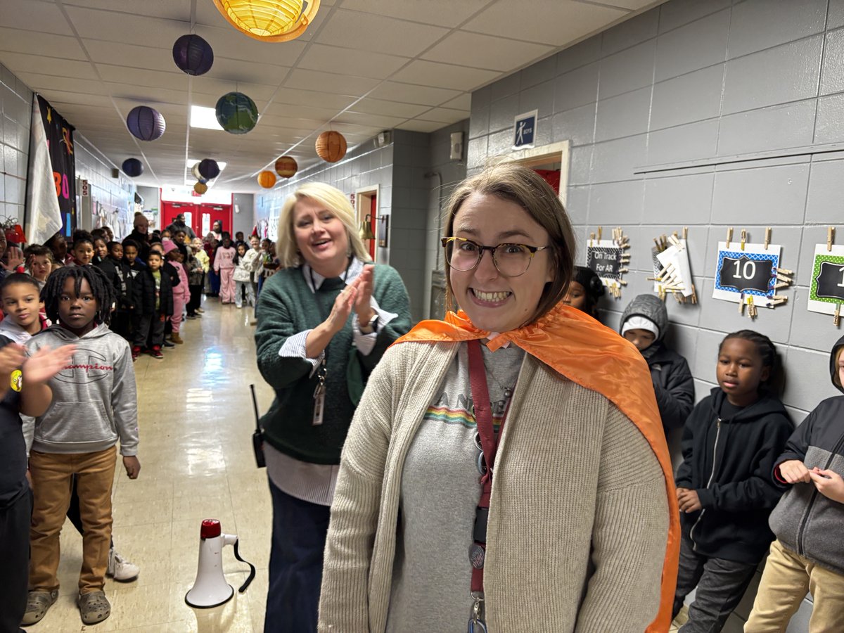 WansleyAnita's tweet photo. Celebrating teachers with classes who showed the most stretch growth @CurriculumAssoc on the MOY diagnostics. Capes for superheroes! #WorldChangers #KeepClimbing #ExpectGreatThings https://t.co/kNjaG83z8r