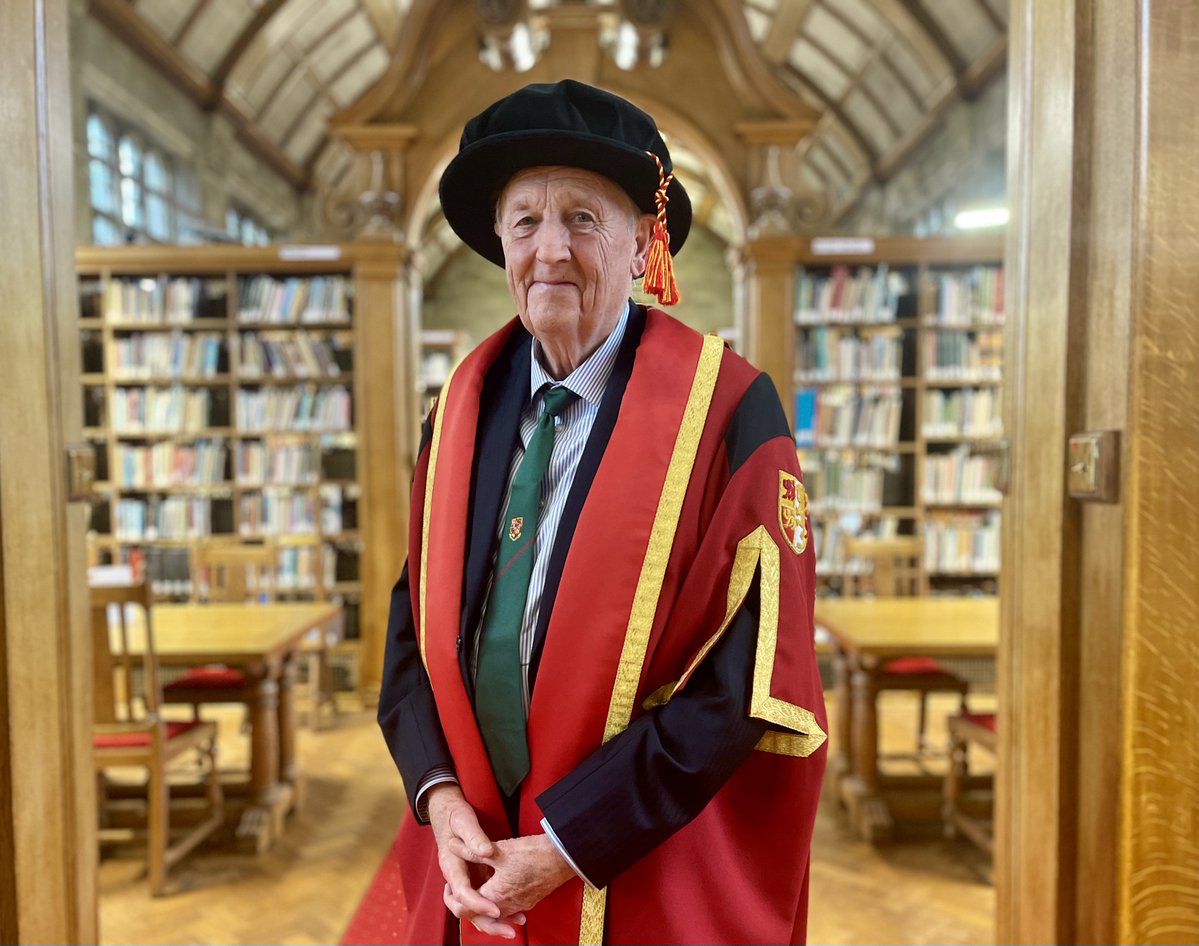 BangorUni's tweet image. Today we awarded Mr David Jones FRCS an Honorary Doctor of Science for his outstanding contribution to public service in health. A pioneer in trauma &amp;amp; children’s orthopaedics, who continues to contribute to medical education, history of medicine &amp;amp; charitable work. 

#BangorGrad