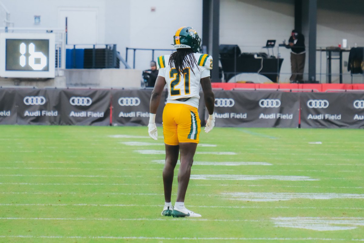 After a lot of prayer, reflection, and conversations with the people closest to me, I’ve decided to enter my name into the transfer portal with 1 year of eligibility. 

2025 Stats Per PFF
Started All 12 Games
81 Tackles
2 Forced Fumbles
6 Pass Deflections 
840 Snaps