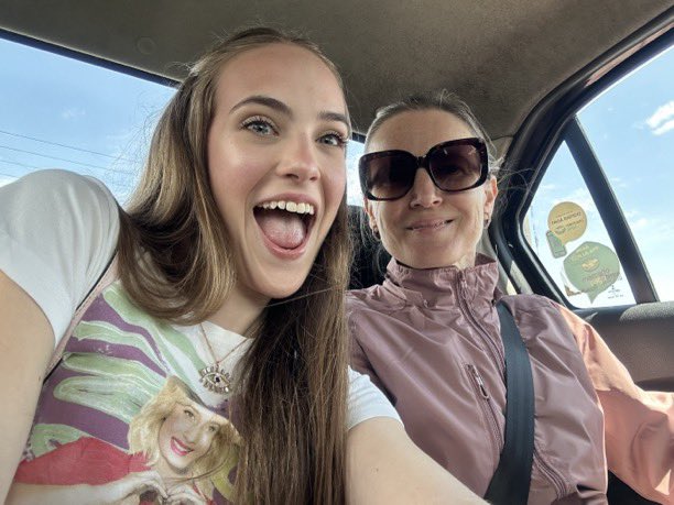 sofia 🛸 tweet media