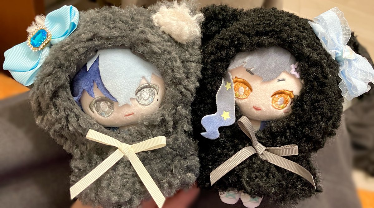 はぴこれぬいの服がダサ......寒そうだったから服買ってきた 