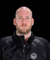 Hybristaget's tweet image. Nästa veckans avsnitt, så gästas vi av våran sportchef, Hampus Melén!

Bomba era frågor till Hampus som ni vill få svar på! 🎙️ Skriv här i kommentarsfältet eller skicka DM!👇🏻🧡🖤