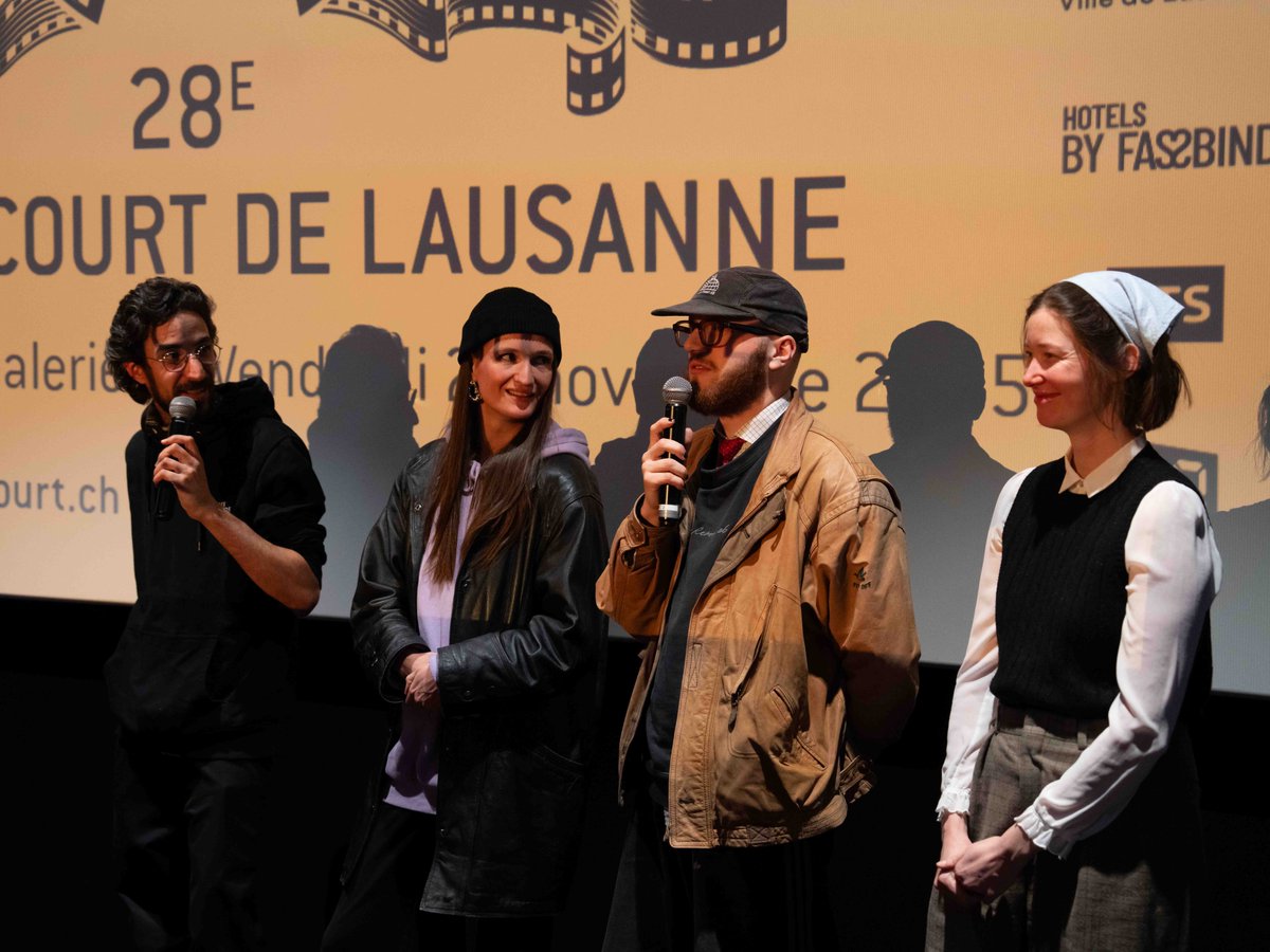 NuitduCourt's tweet image. À l’approche des fêtes, retour sur la convivialité de la 28e Nuit du Court - série 1
Un moment de partage où les équipes de films et le public se rencontrent, échangent et célèbrent ensemble leur passion commune : le cinéma et le format court !
photos : ©Anne-Laure Lechat