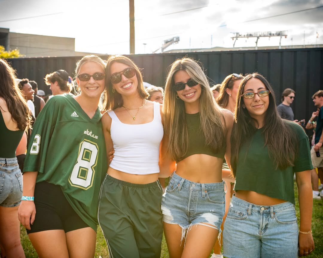 Tailgreeter tweet media