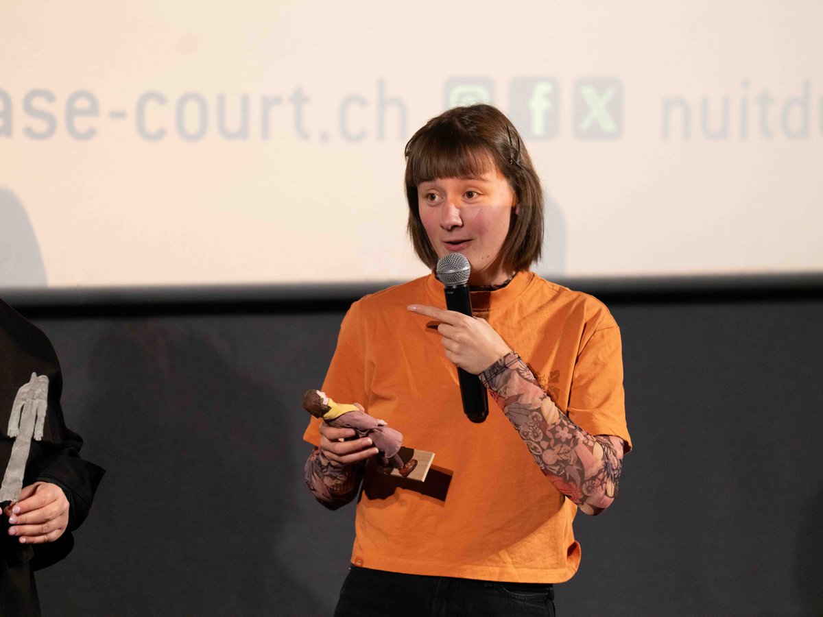 NuitduCourt's tweet image. À l’approche des fêtes, retour sur la convivialité de la 28e Nuit du Court - série 1
Un moment de partage où les équipes de films et le public se rencontrent, échangent et célèbrent ensemble leur passion commune : le cinéma et le format court !
photos : ©Anne-Laure Lechat