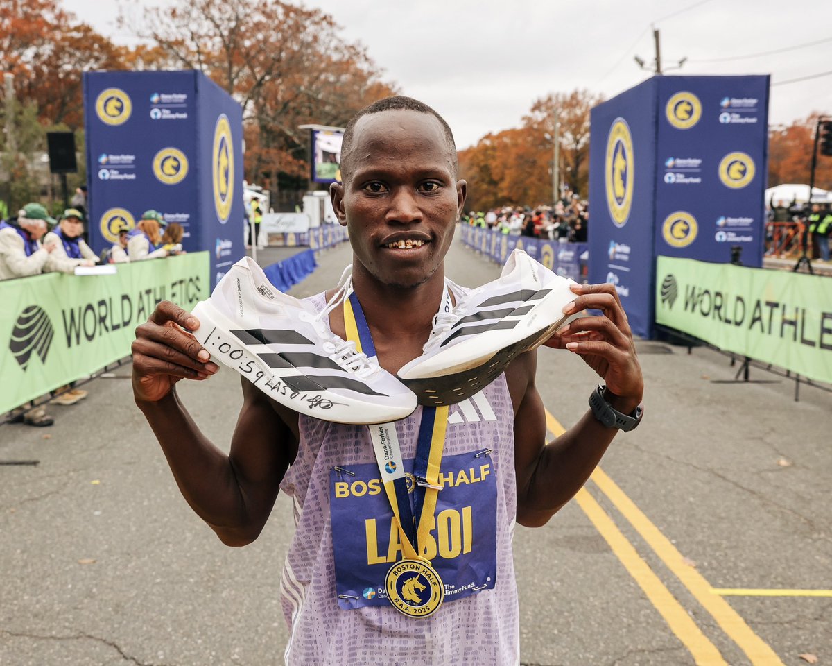 BAA's tweet image. Three stripes, infinite vibes.💪 @adidasrunning @adidas

#BostonHalf #MedalMonday