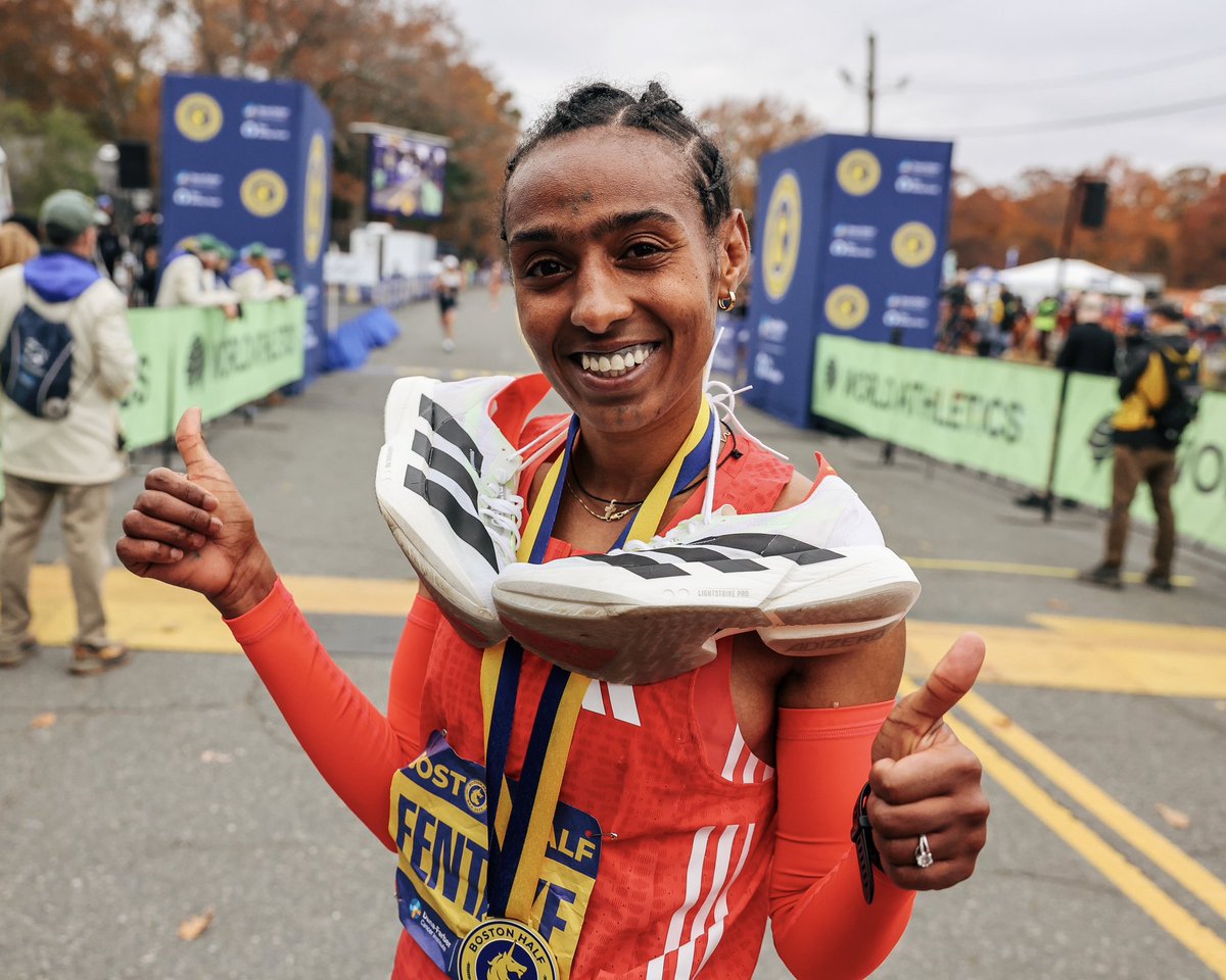 BAA's tweet image. Three stripes, infinite vibes.💪 @adidasrunning @adidas

#BostonHalf #MedalMonday